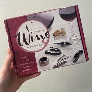 Wine Accessories Set